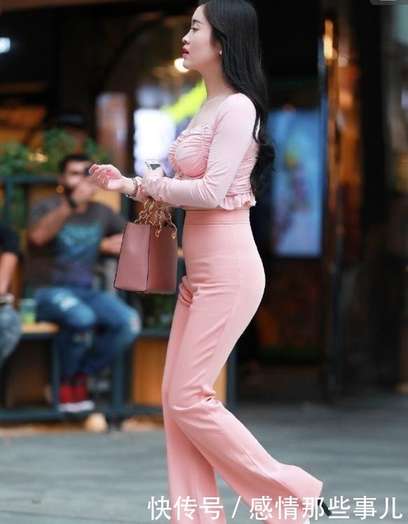 时尚|时尚女生喇叭裤穿搭,休闲雅致又不失浪漫,轻松美出新感觉