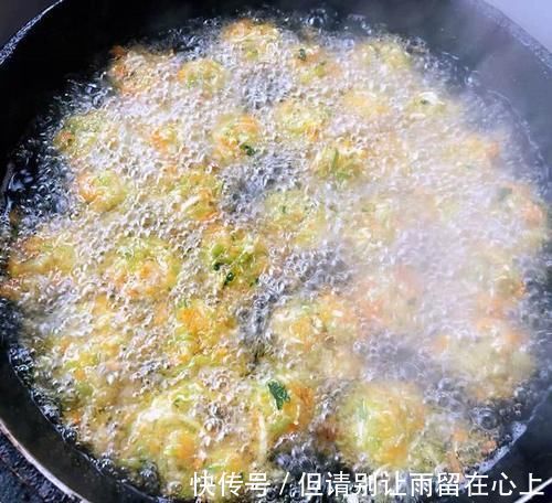 玉米淀粉|酥炸萝卜丸子,外酥里嫩,无肉比肉香,凉了也好吃