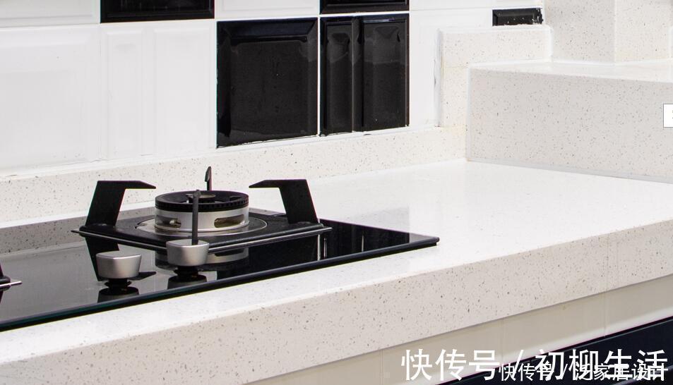 厨房学韩国人，灶台加高10公分，瞬间把台面调料收得一干二净！