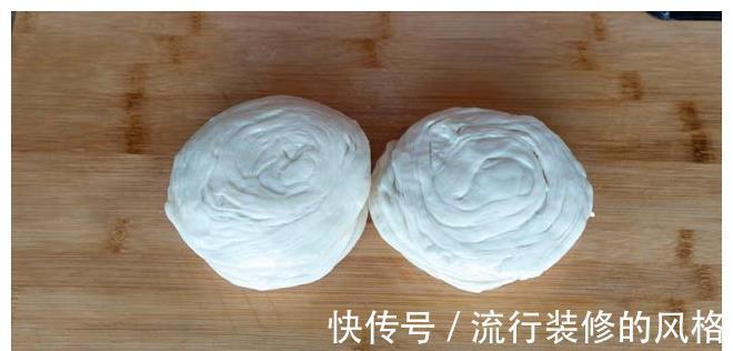 小面|在家做盘丝饼原来这么简单，一卷一叠就搞定，有技巧无难度，真香