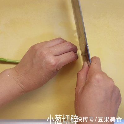 小葱|原来香肠土豆丝饼才是真正的米饭杀手