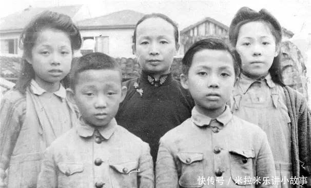 抚养|谢晋元身后事妻子抚养4个孩子,解放后陈毅照顾安排工作