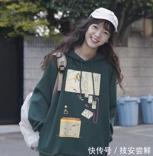 卫衣|建议微胖女生放弃卫衣搭工装裤吧,最近流行这样穿,显瘦还减龄