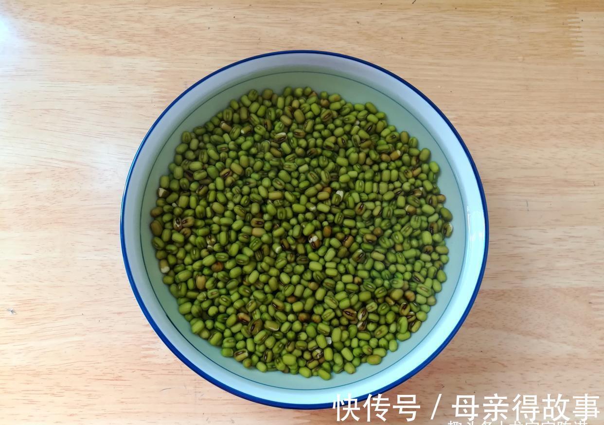 龙宝|夏秋换季,用这3种食材做甜品,隔天吃一次,很多人不知道有啥用