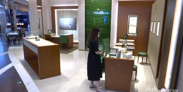 林女士|价值30万的劳力士表“生日”为何成谜？