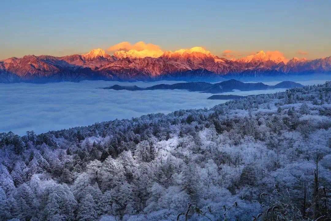 封面天天见·逛姐出街|游天下｜冬奥倒计时 四川的宝藏滑雪地还有这些| 滑雪地