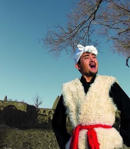 從年入千萬(wàn)到“人設(shè)崩塌”,現(xiàn)出原形的阿寶,現(xiàn)狀如何?