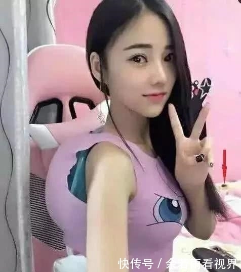 |幽默笑话:物理课上老师问:''最早的通信手段是什么?