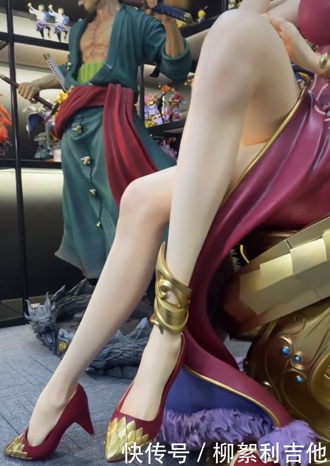 海贼王|花一年工资,买《海贼王》女帝手办是什么体验,小哥实力炫耀