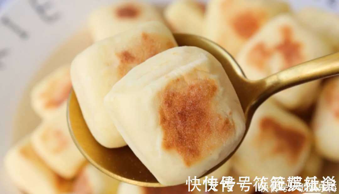 平底锅就能做!不加一滴水一滴油,奶香小馒头!