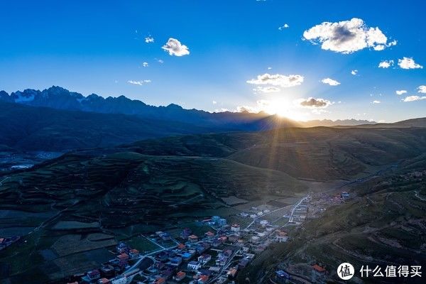 佛国|旅游之路 篇五：重走唐蕃古道，千里佛国 （一）世界之最，用信仰垒筑的墙~巴格玛尼石经墙