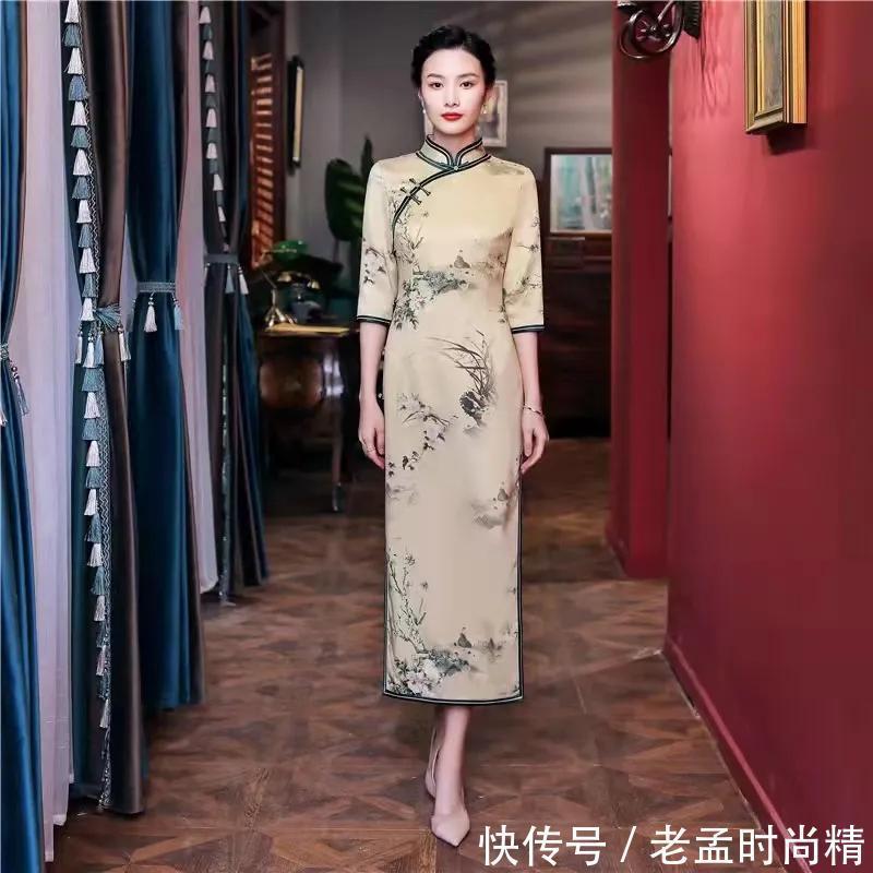 丝绸|薄制丝绸旗袍修身时尚,淡淡的色调暖暖的风格,娇美了女人!