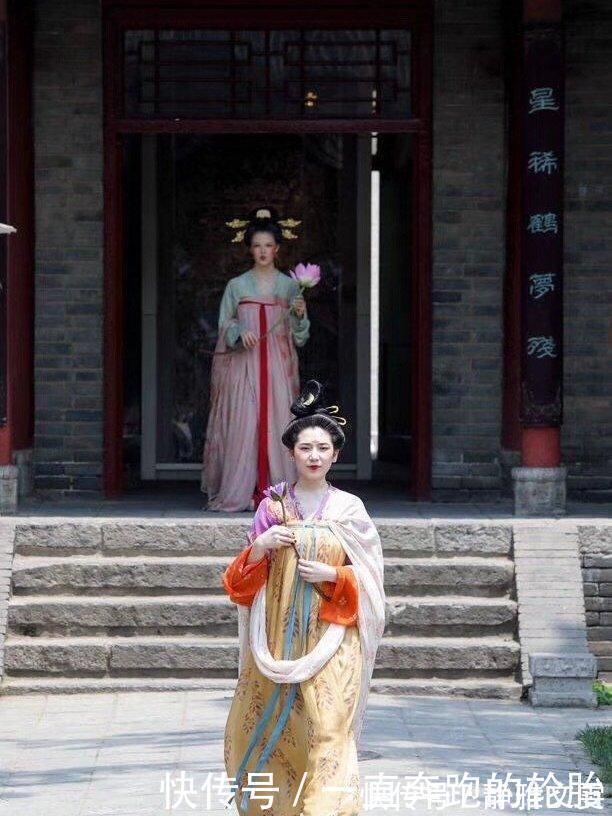 胡人!外国也有“汉服热”,当外国人穿上中国汉服,像是胡人,很惊艳