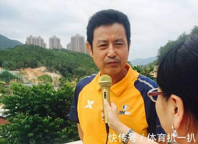 中国女排冠军|久违!中国女排冠军师徒罕见上镜,陈忠和神采飞扬,冯坤消瘦不少