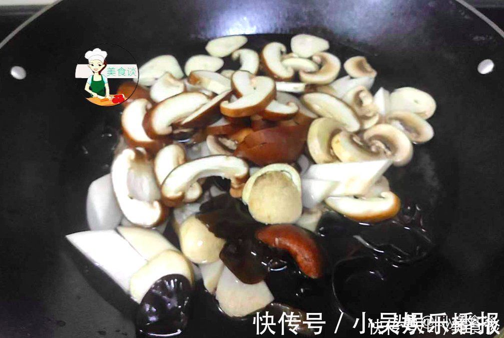 这四样素菜一起炒,不放肉也很鲜美,简单又营养,大人孩子都爱吃