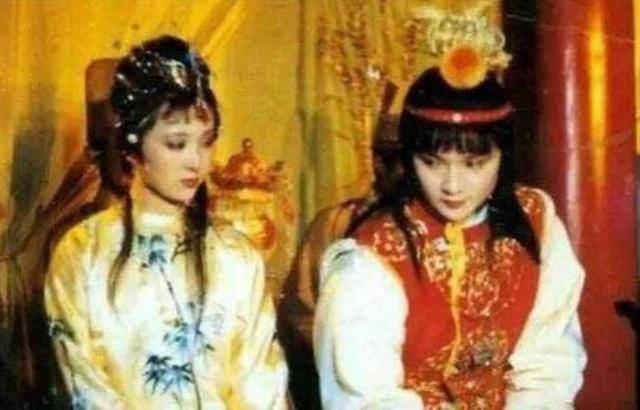  特质|贾母身上两个特质，成全了1对自由恋爱，另2对只能搞地下恋