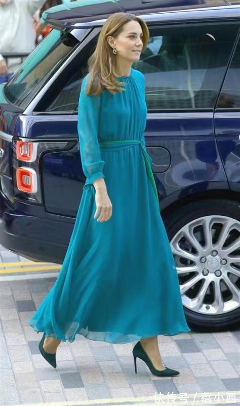 穿搭|西装不一定要配牛仔裤，get凯特王妃搭配半身裙，优雅且有气质