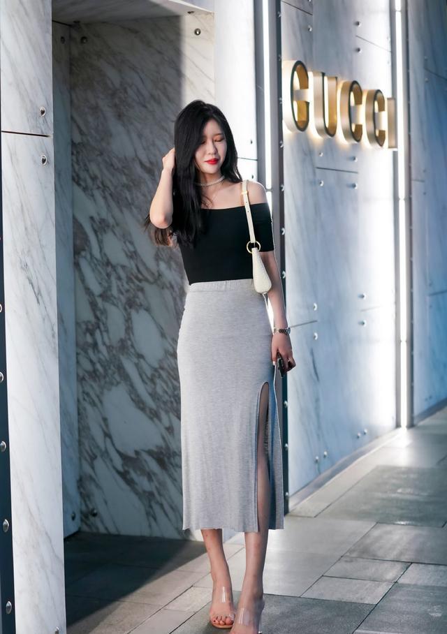 明艳|黑色一字肩搭配灰色休闲长裙, 明艳端庄, 飘逸美丽