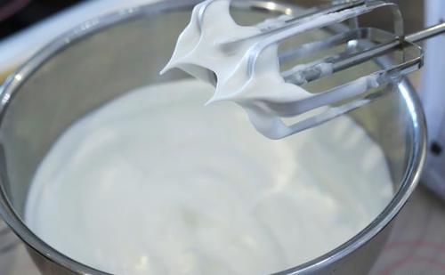  蛋白|入冬必备的甜点！焦糖饼干咖啡奶油蛋糕，爱上这香浓的美味