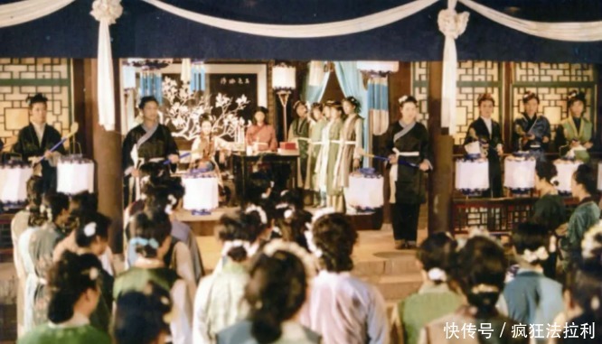 棺木|秦可卿盛大的葬礼，给贾府埋下三宗罪，宗宗足够抄家