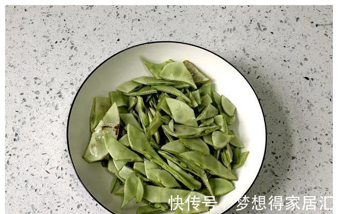 皂素|此菜人称“懒人菜”,果实如刀,营养丰富,鲜嫩当季,拌面特别香