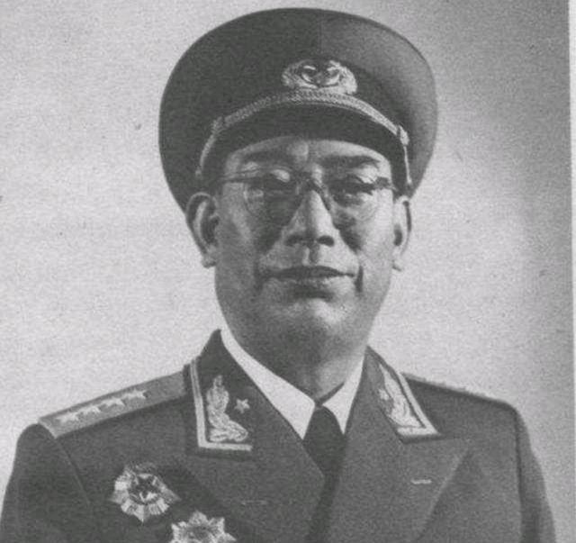 军区|特殊一例!此军区司令员后来授上将,而副司令却是大将!