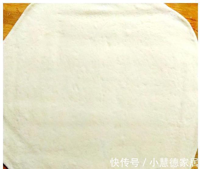 塑型|最好吃的肉松小花卷,刚出锅,一大盘就被俩孩子抢光了