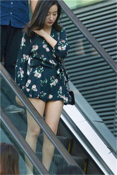 实拍美若天仙的小姐姐,大长腿十分亮眼,哪一位最美