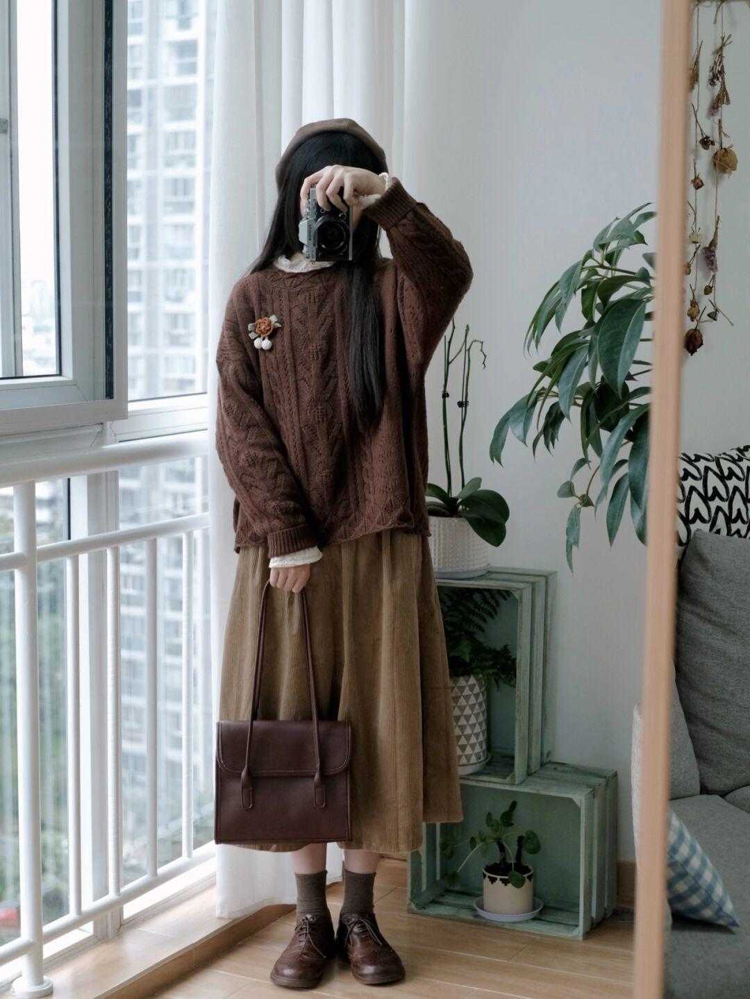 秋冬|复古又高级的咖色毛衣,穿搭变美有气质,让你与路人拉开距离