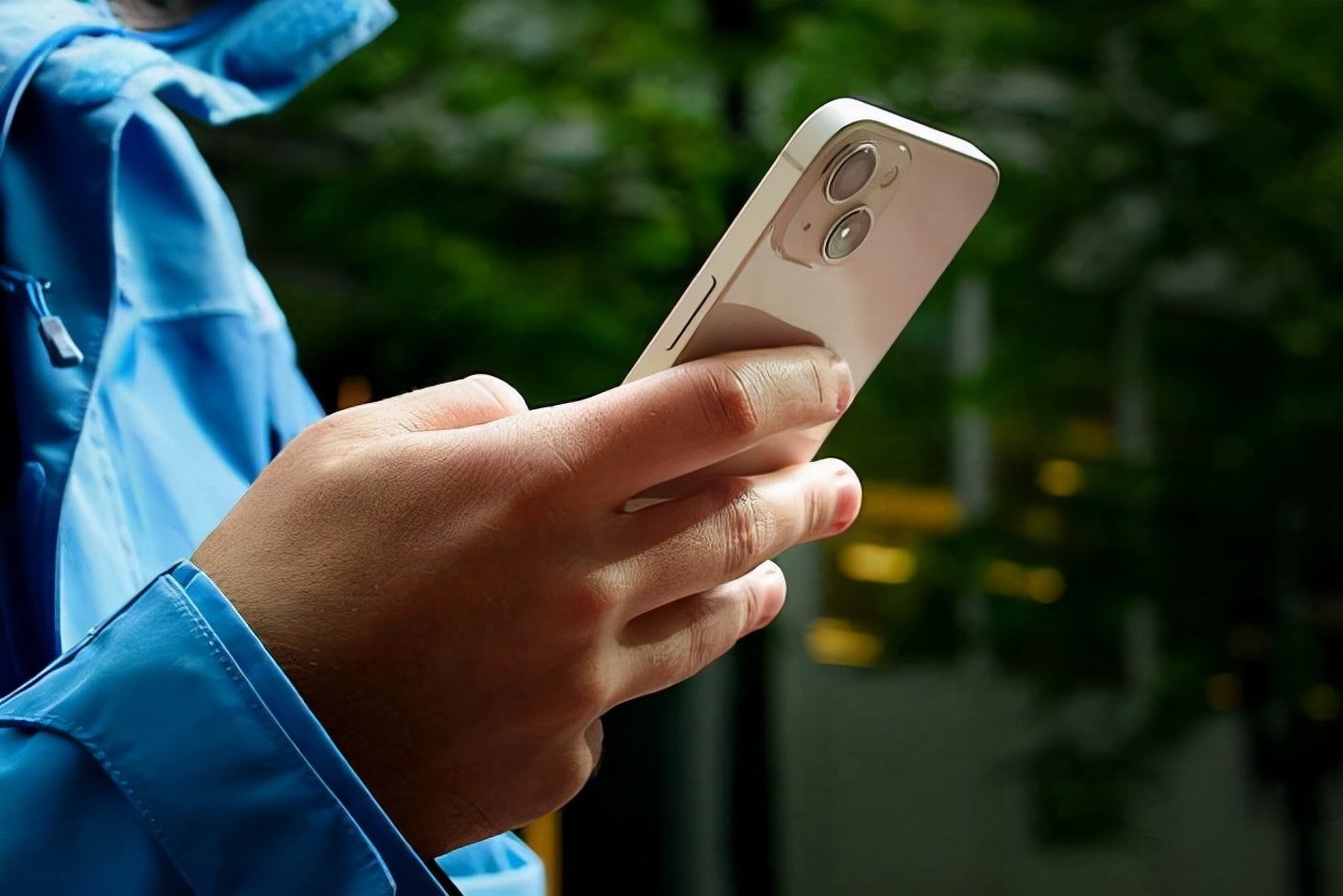 用户|iPhone13宣布降价600元，全系跌至新低价，首批用户买早了