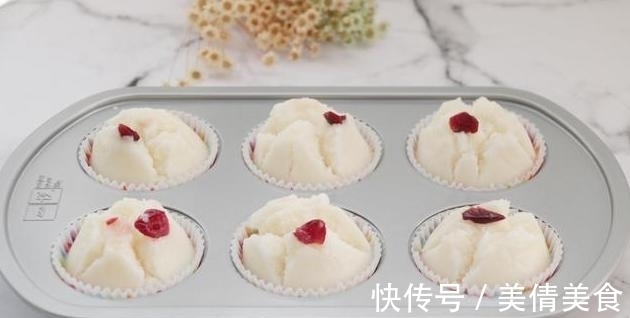 老少皆宜不上火的小零食，甜糯奶香米糕，不用烤箱做法简单易上手