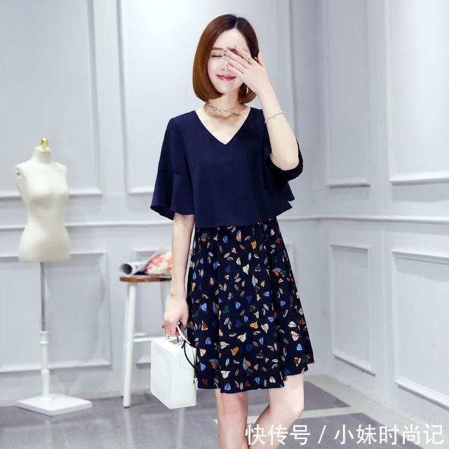 圆领|腹部偏大的胖mm,可以尝试较为宽松的裙子哦