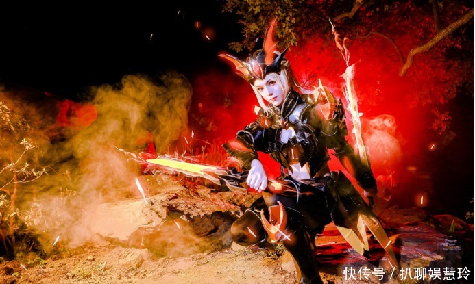 icon|这个小姐姐一件肉装没出,花木兰COS赏析
