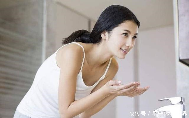 真正会保养的女生，几乎都离不开这4个好习惯，难怪皮肤这么好