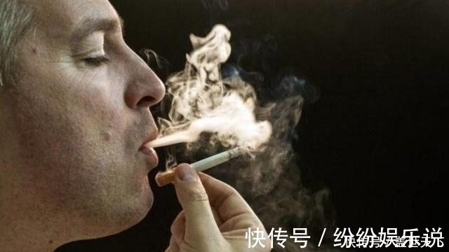 口气|为什么口臭自己闻不到？医生：刷牙时多一步，让你恢复清新口气！