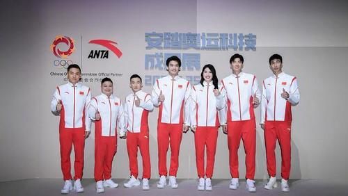鸿星尔克vs安踏|鸿星尔克VS安踏，“国货品牌”谁更胜一筹？这次我站鸿星尔克