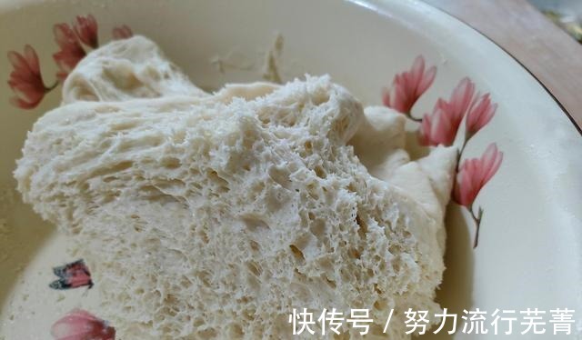 软乎乎|烙糖饼总做不好试试这方法,软乎乎,捏一下还回弹,一次就成功!