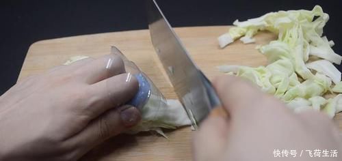 厨房|你家有废旧的塑料瓶吗?这个用途太棒了,花钱都买不到,涨知识了