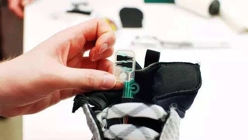 跑步鞋 曾经跟阿迪耐克“齐名”,如今没落到被各国拒收,很意外