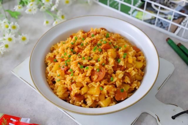 食欲|天热没食欲，试试米饭这做法，酸甜开胃比蛋炒饭好吃，出锅太香了