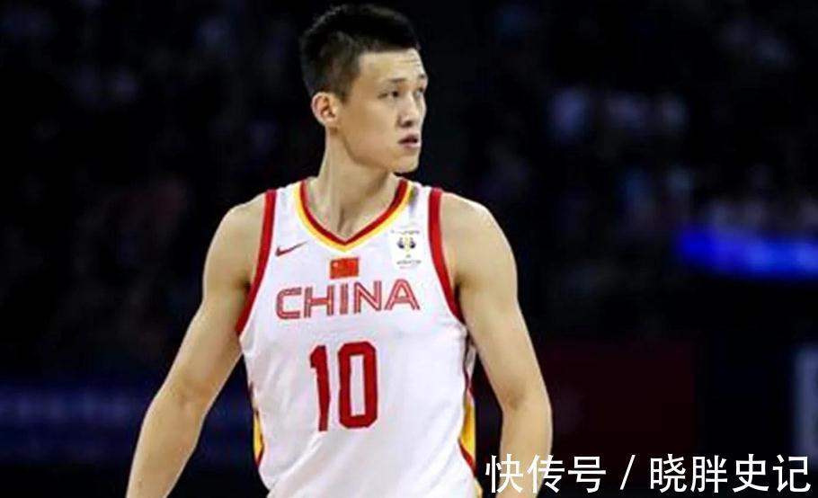 集训队|中国男篮集训队开练，周鹏希望严于律己，为年轻球员树立标杆