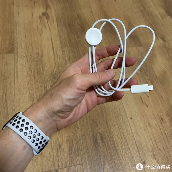 iphone|我的跑步装备 篇一百一十五：完全可以当跑表！Apple Watch S7 Nike 45mm蜂窝版（附与5代对比）