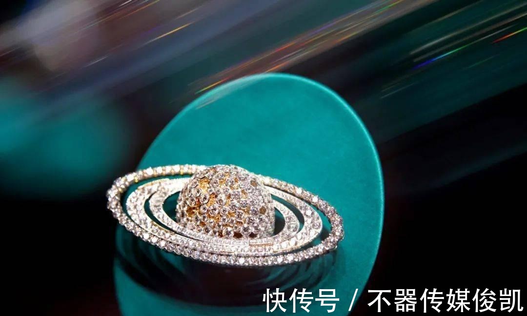 浪漫|沙漠看星星，赏珠宝，顶级奢牌就是这么浪漫