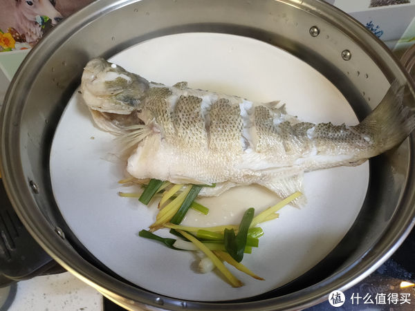 做清蒸鱼,可不是直接上锅蒸那么简单,教你正确做法,又鲜又嫩