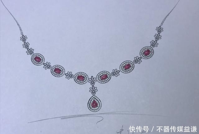 玫瑰金|七颗红宝石,玫瑰金镶嵌成项链,佩戴效果很优雅