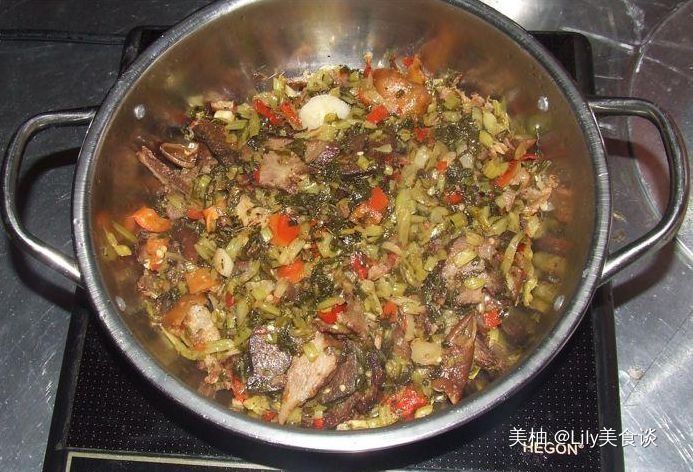 这是我吃过最下饭的家常菜,好吃的狠!没吃三碗饭都不轻易起身