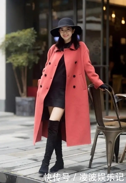 三木的“红色大衣穿搭”真美,喜庆又洋气,圣诞、新年照穿就对