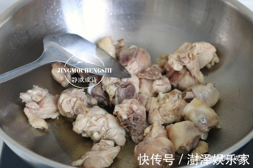 做法|天热不想下厨,学学此懒人饭做法,饭菜一锅齐,比叫外卖都快