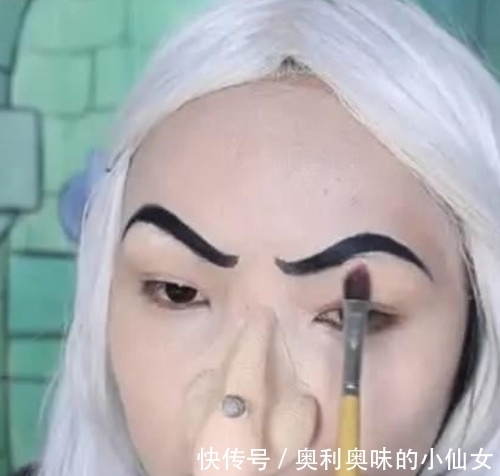 仿妆 小姐姐仿妆走红，戴上帽子以后，网友：不忍直视