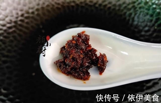 好吃|教你茄子的新吃法,香辣开胃,比炒的好吃10倍,比吃肉还过瘾